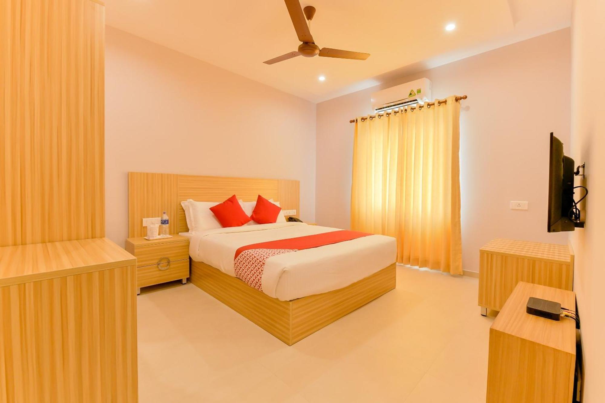 Super Townhouse Edassery Blue Bells Hotel Angamali