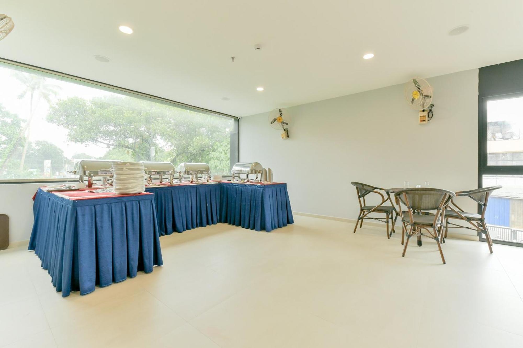Super Townhouse Edassery Blue Bells Hotel Angamali