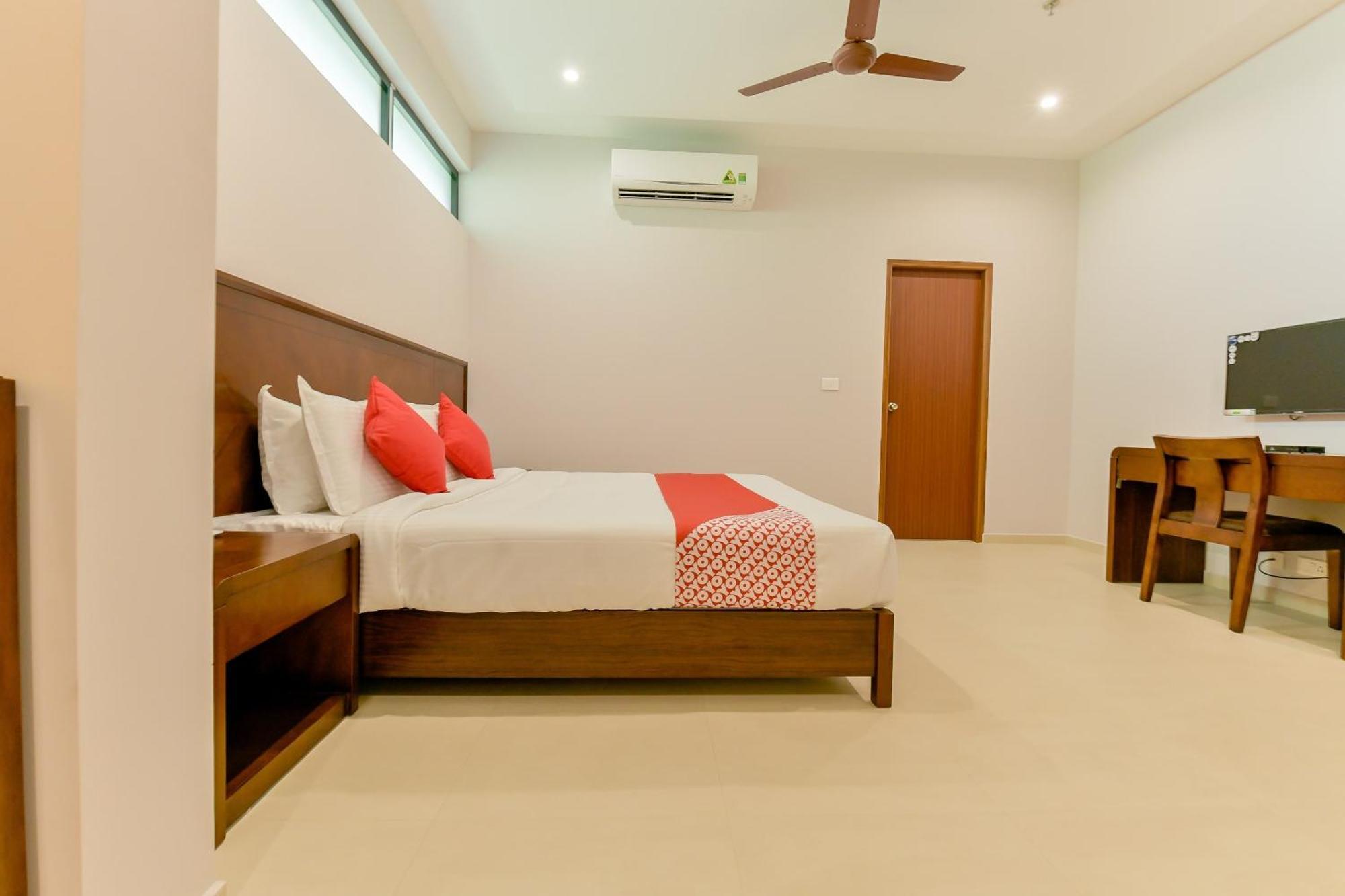 Hotel Super Townhouse Edassery Blue Bells Angamali